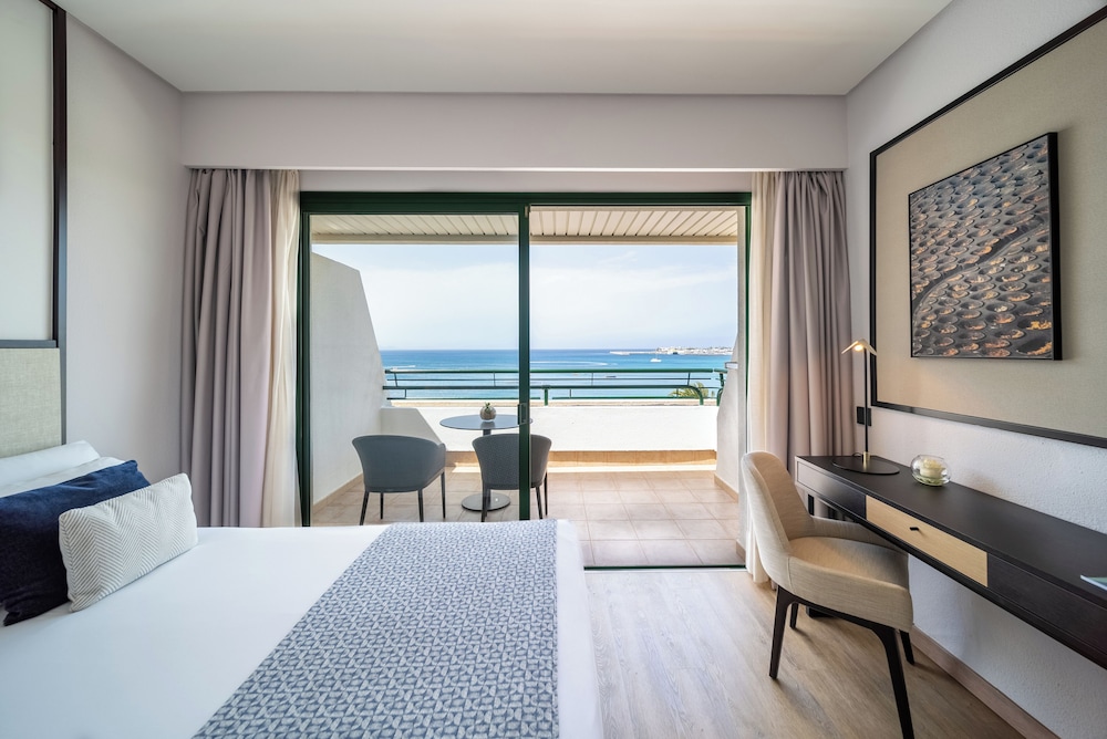 Triple Room, Terrace, Ocean View (Preferred Club, 3 Adults) - Photo 3