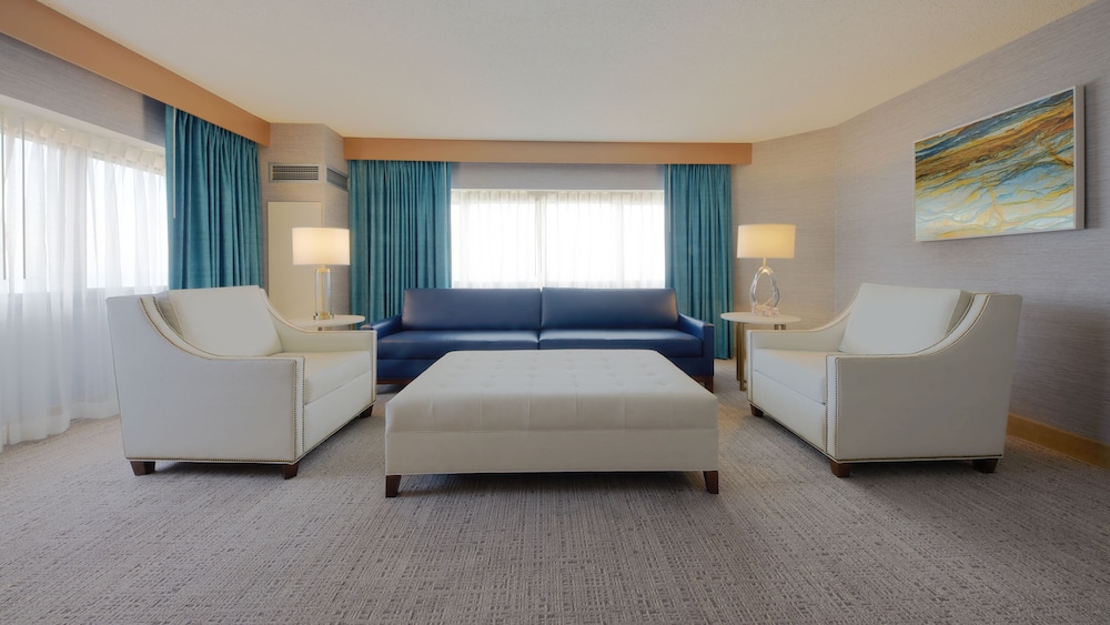 SOUTH ONE BEDROOM SUITE 1 KING NON-SMOKING - Photo 1