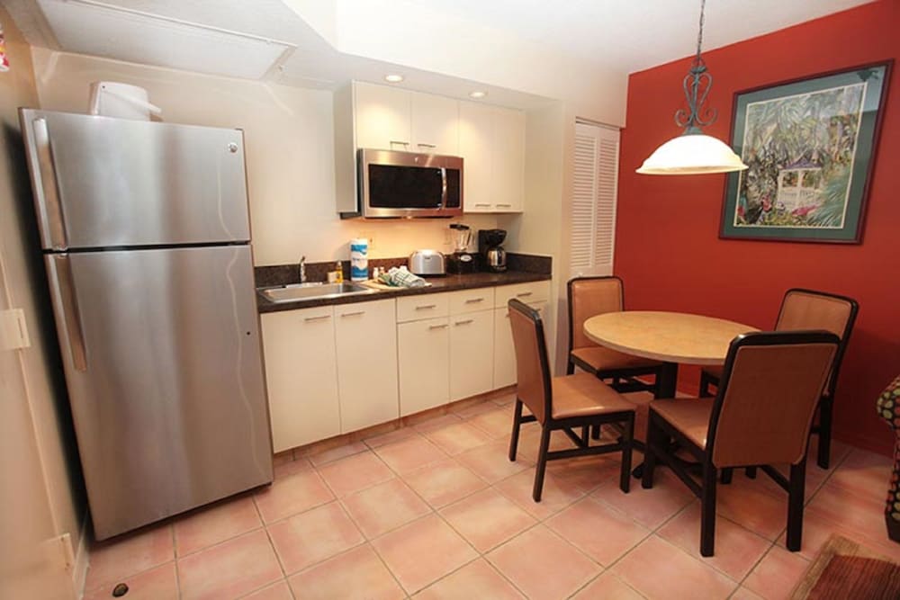Two Bedroom Suite - Photo 10