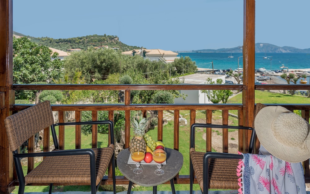 Family Suite, Sea View (Loft) - Photo 8