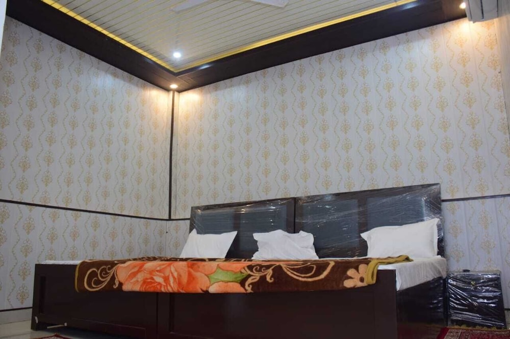 Triple Room, City View photo 3