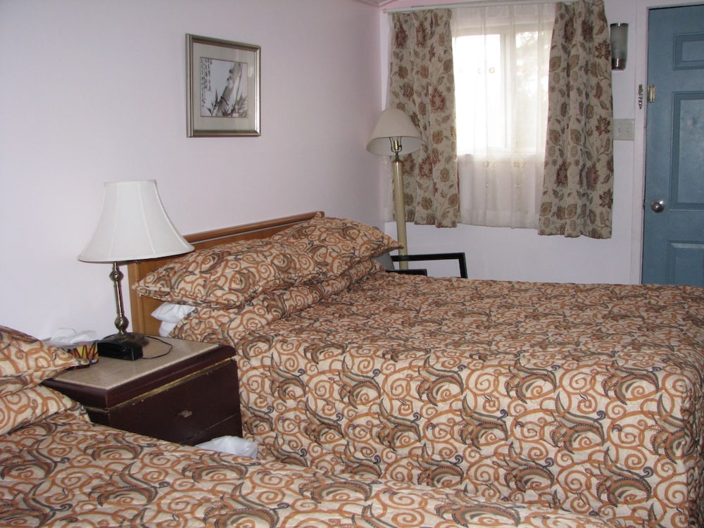 Room, 2 Double Beds, Smoking photo 1