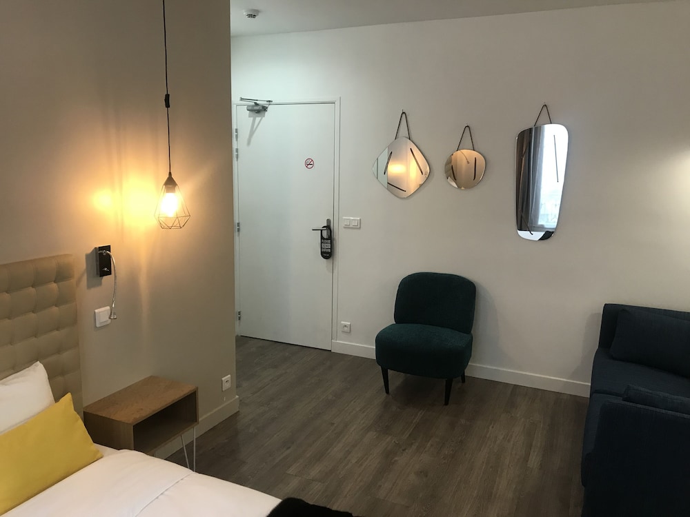 Premium Room, 1 Double Bed with Sofa bed photo 3