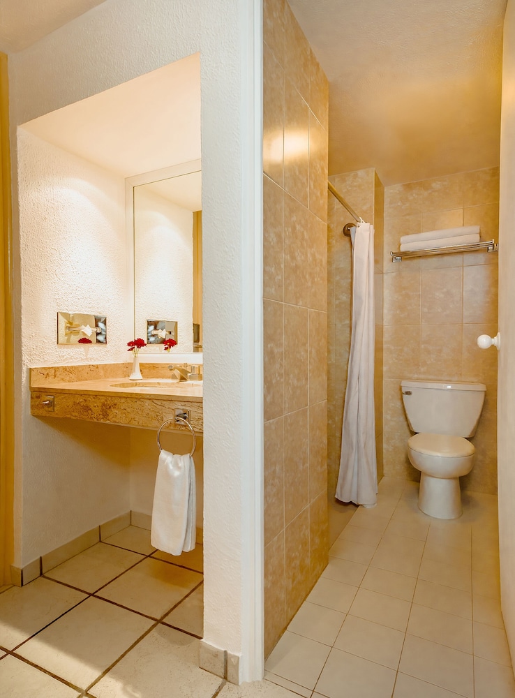 Junior Suite, 2 Double Beds - Photo 4