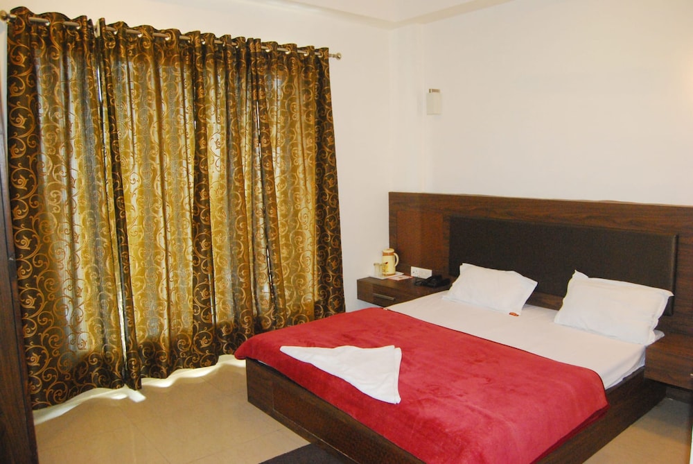 Deluxe Double Room, City View