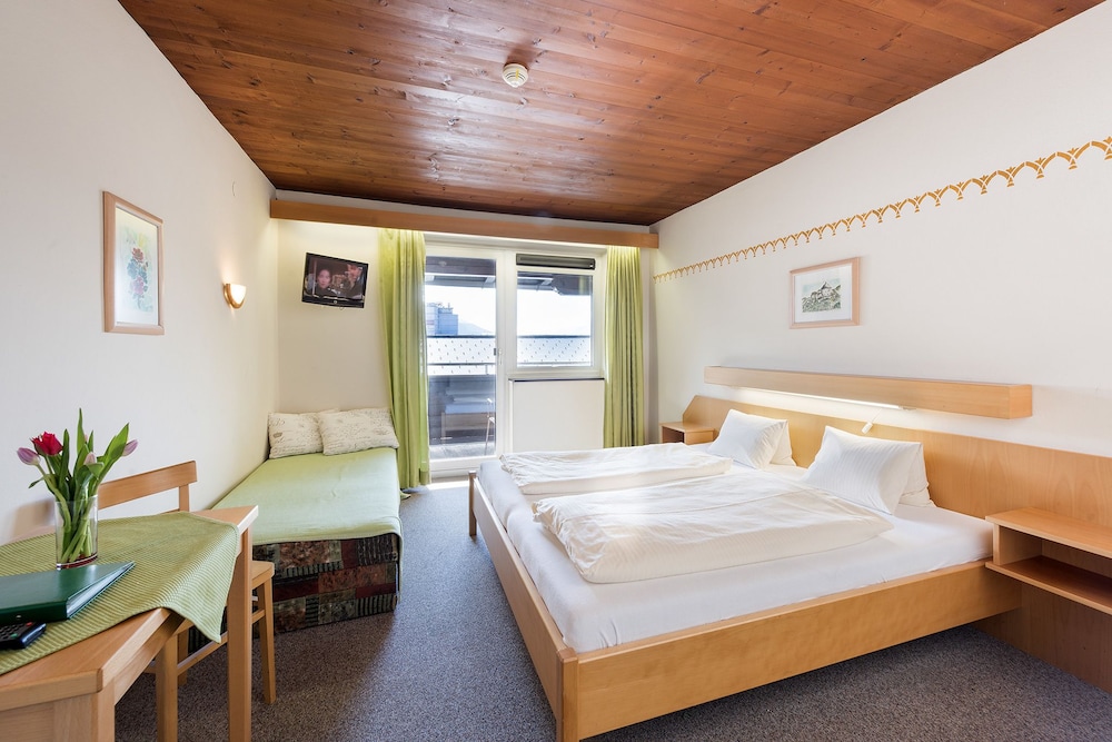 Standard Triple Room photo 3