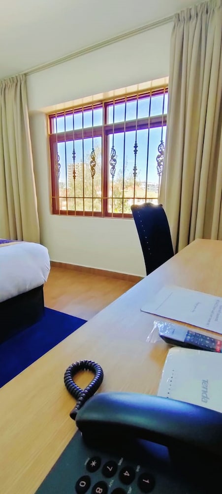 Hays Suites Hotel — photo 93