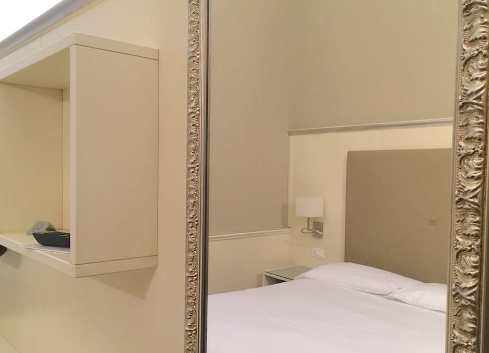 Economy Single Room, 1 Bedroom photo 2