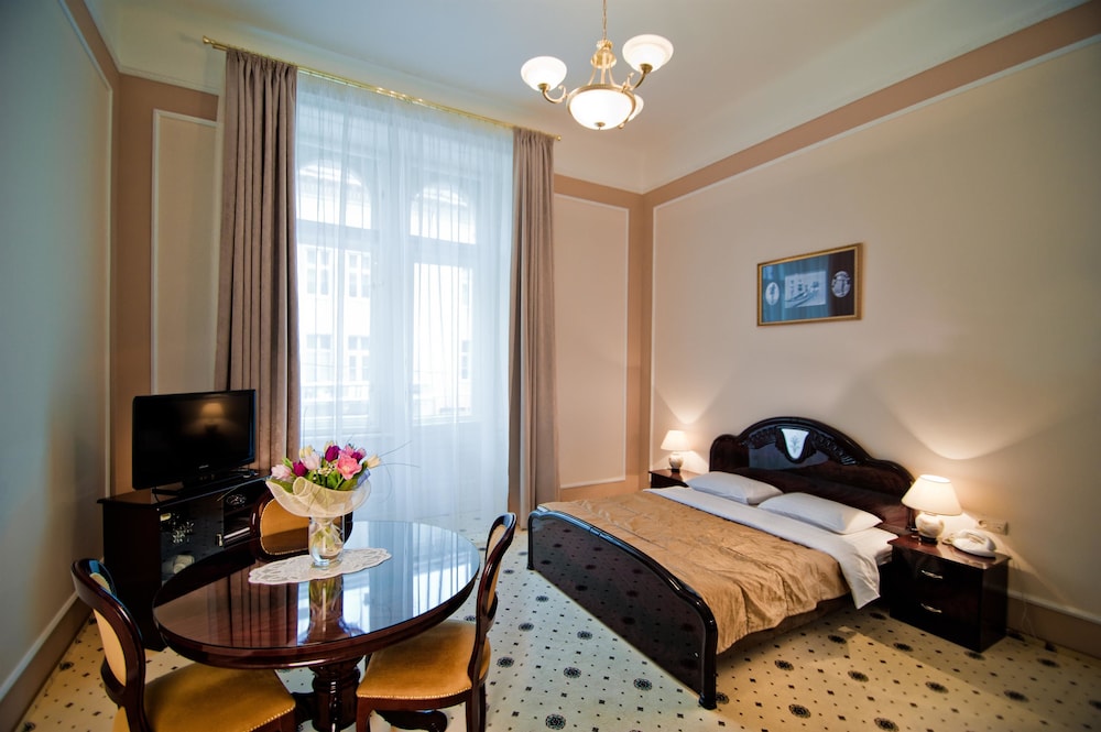 Standard Double or Twin Room - Photo 1
