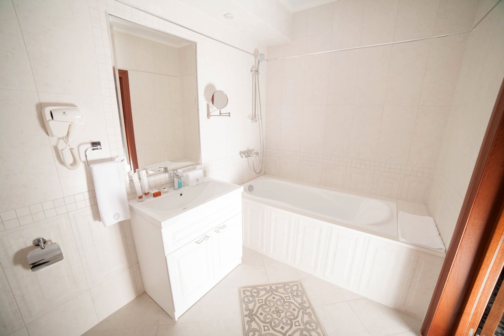 Luxury Suite photo 2