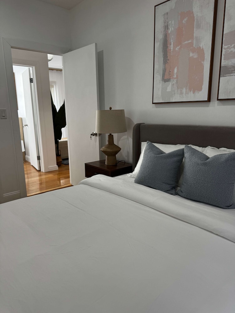 Apartment photo 2