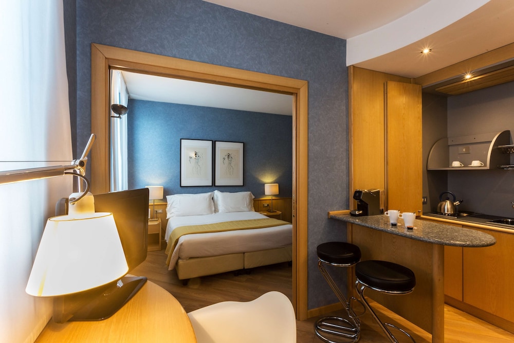 Executive Suite, Multiple Beds, Non Smoking - Photo 2