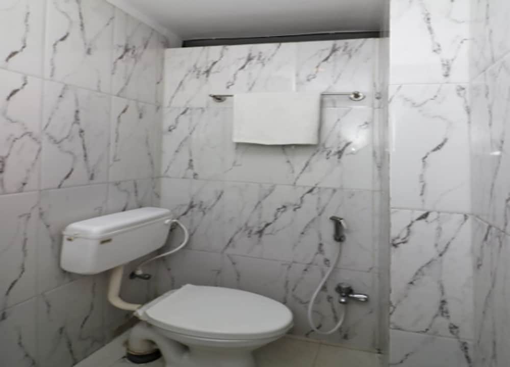 Deluxe Double Or Twin Room, 1 Queen Bed photo 2