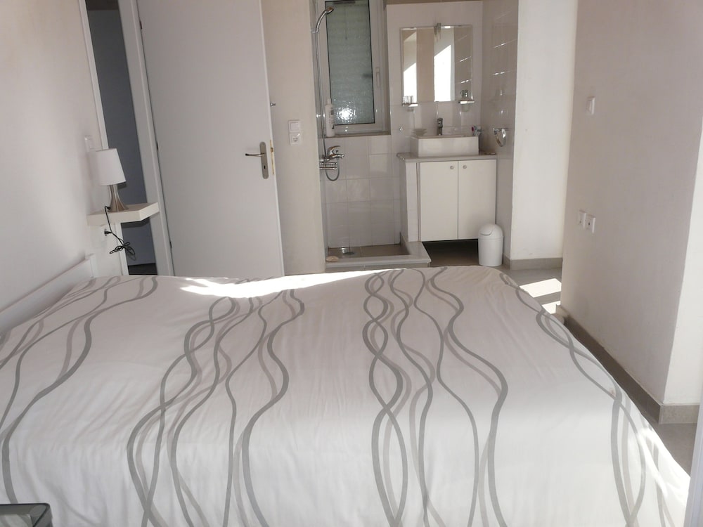 House, 6 Bedrooms, Smoking, Balcony