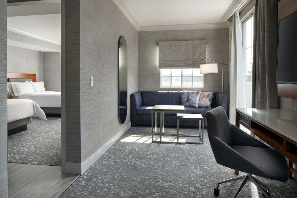 Suite, 2 Double Beds, Balcony - Photo 3