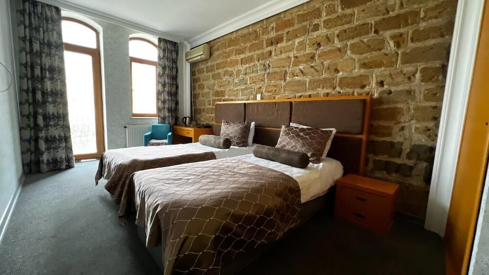 Family Triple Room, City View