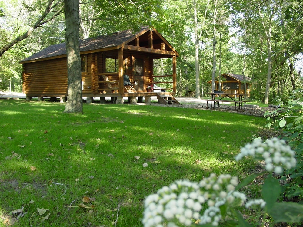 Cabin (No Pets, Linens Incl) photo 1