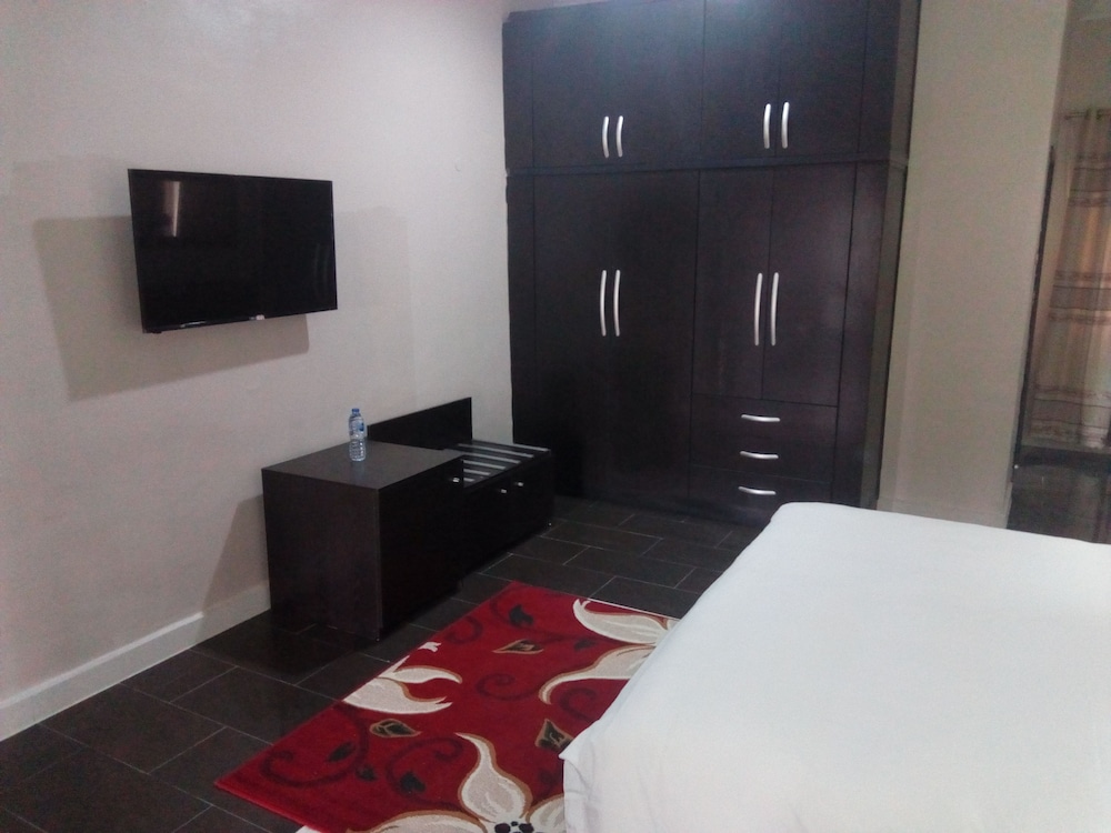 Royal Room - Photo 7