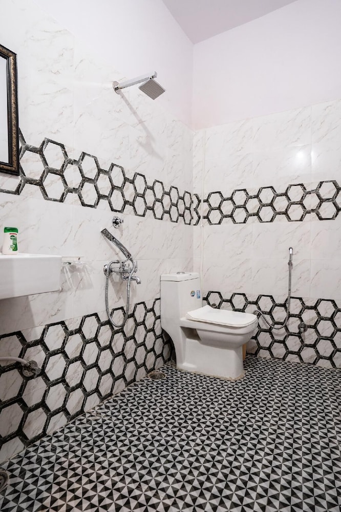 Standard Room - Photo 9