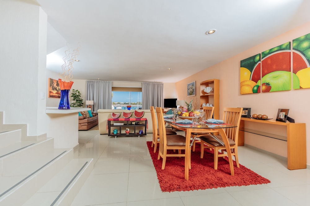 Deluxe Villa, 3 Bedrooms, Non Smoking, Hot Tub photo 2