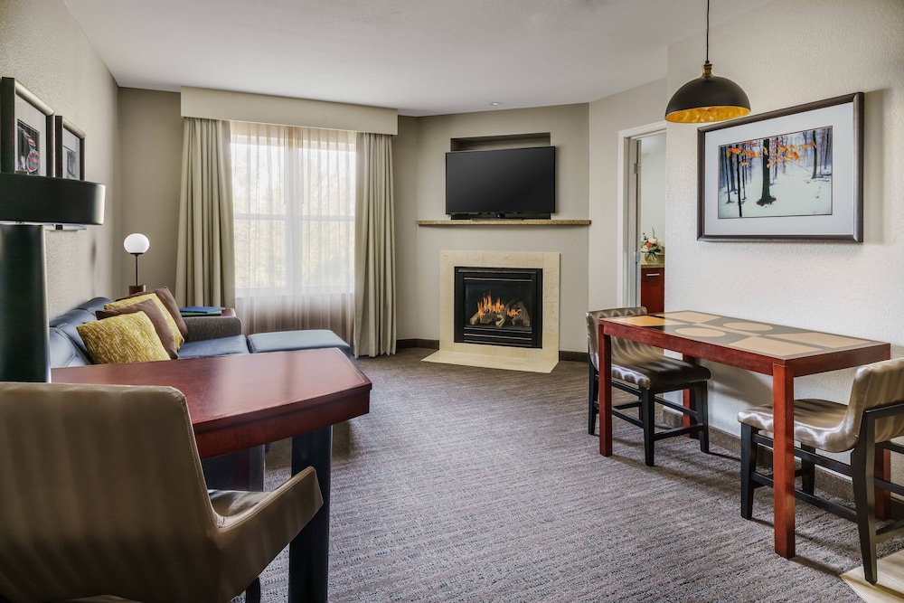 Suite, 1 Bedroom, Fireplace photo 1