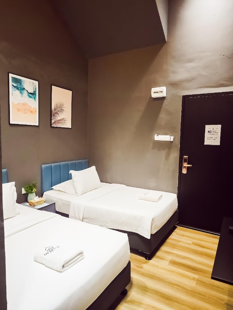 Basic Twin Room