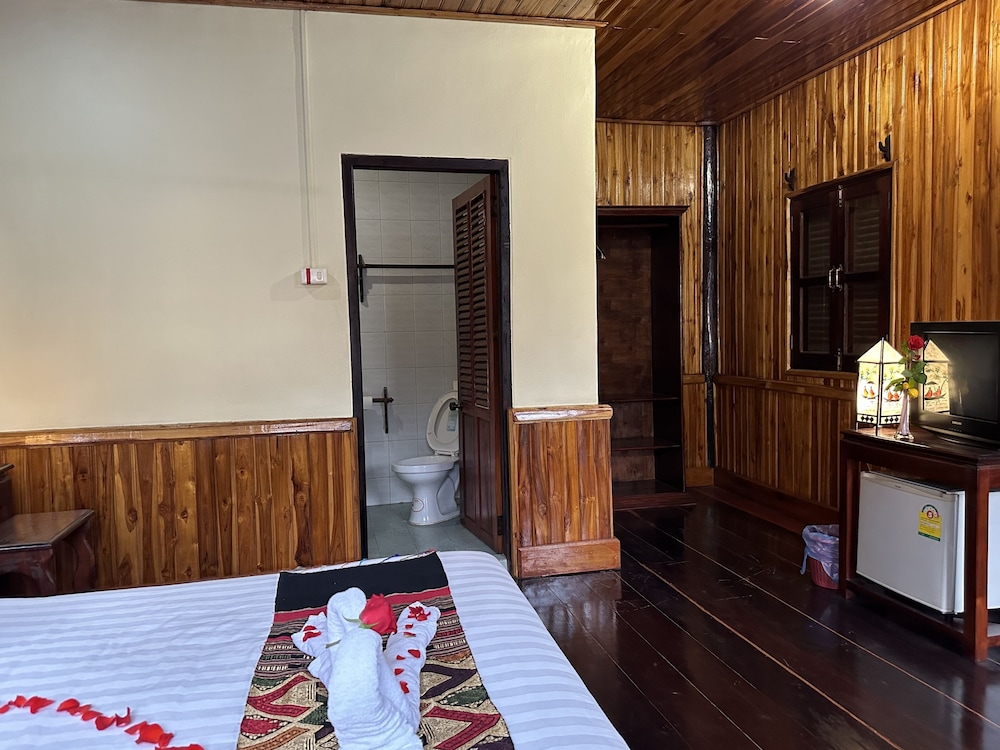 Deluxe Double Room - Photo 9
