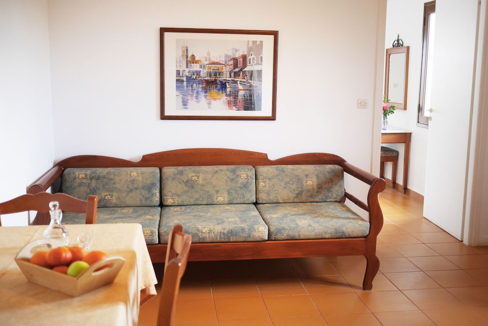 Family Apartment - Photo 9