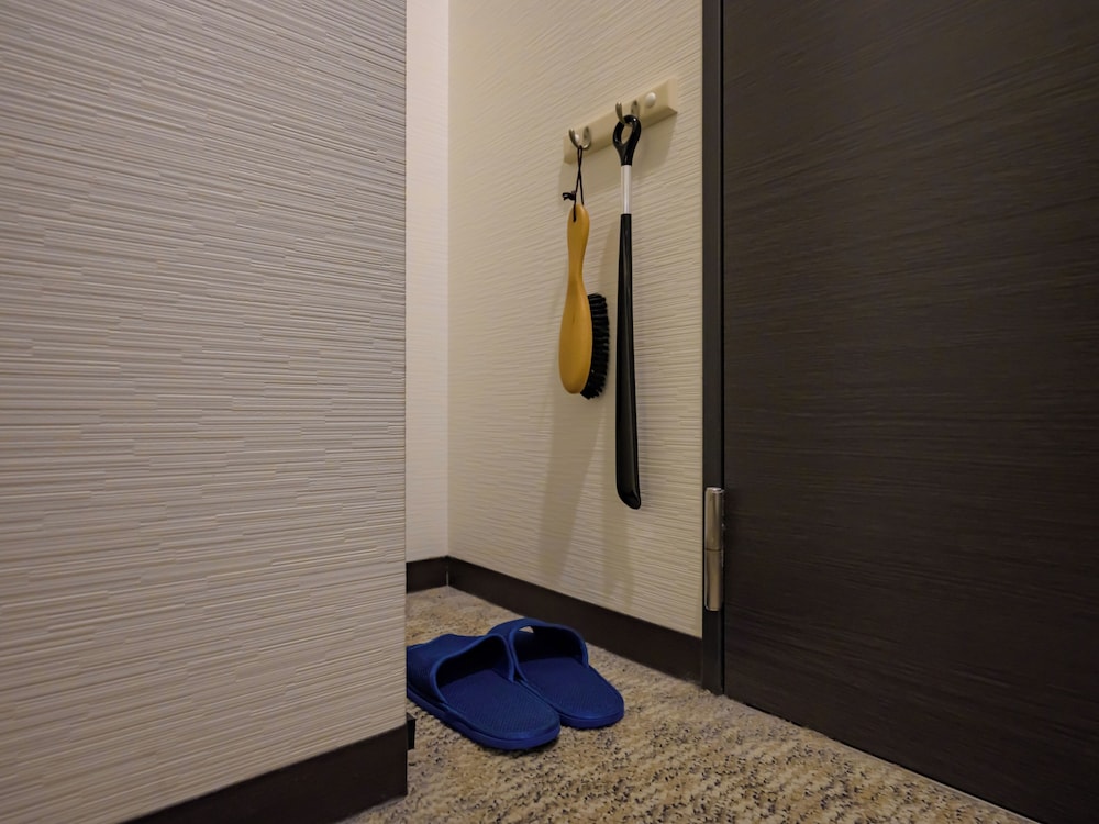Double Economy Room, Non Smoking - Photo 6