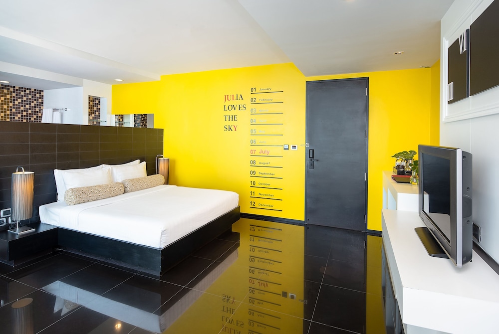 Deluxe Room - Photo 6