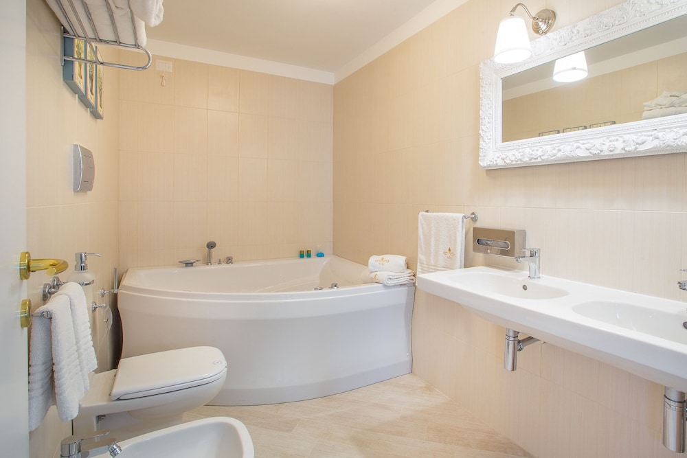 Junior Suite - Photo 3