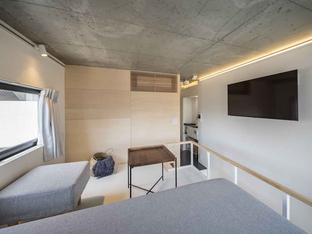 Queen Bed with Living Area photo 1