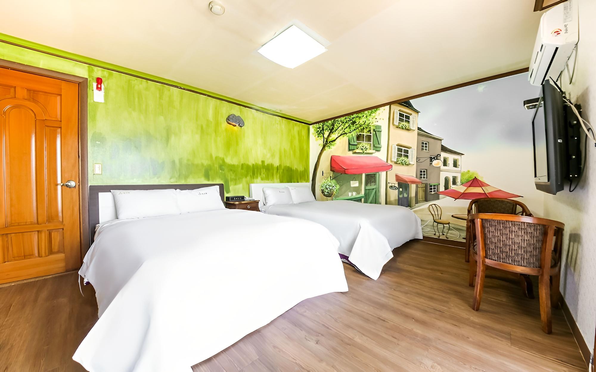 Room (Twin) photo 3