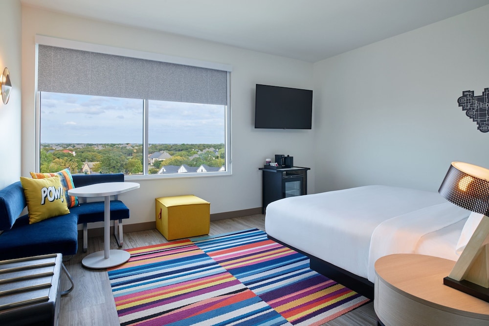 Room, 1 King Bed (Mobility Accessible, Roll-In Shower)