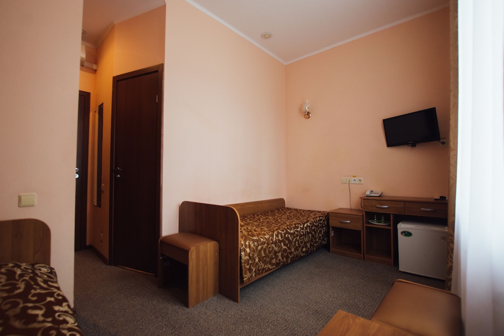 Economy Twin Room photo 2