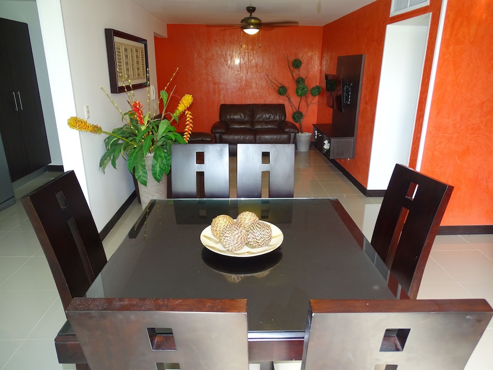 Comfort Condo, 2 Bedrooms, Kitchen