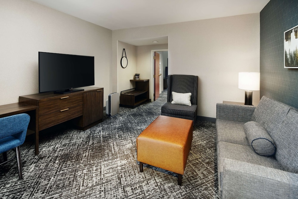 Suite, 1 King Bed (Boardroom, 2 Rooms) - Photo 5