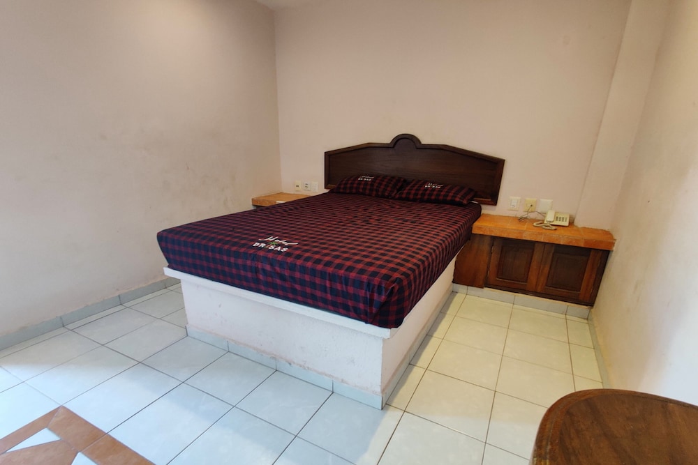 Standard Room - Photo 7