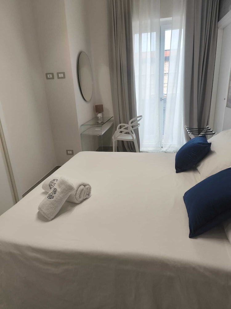 Luxury Triple Room, City View