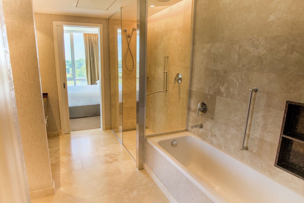 Suite, Terrace, Corner