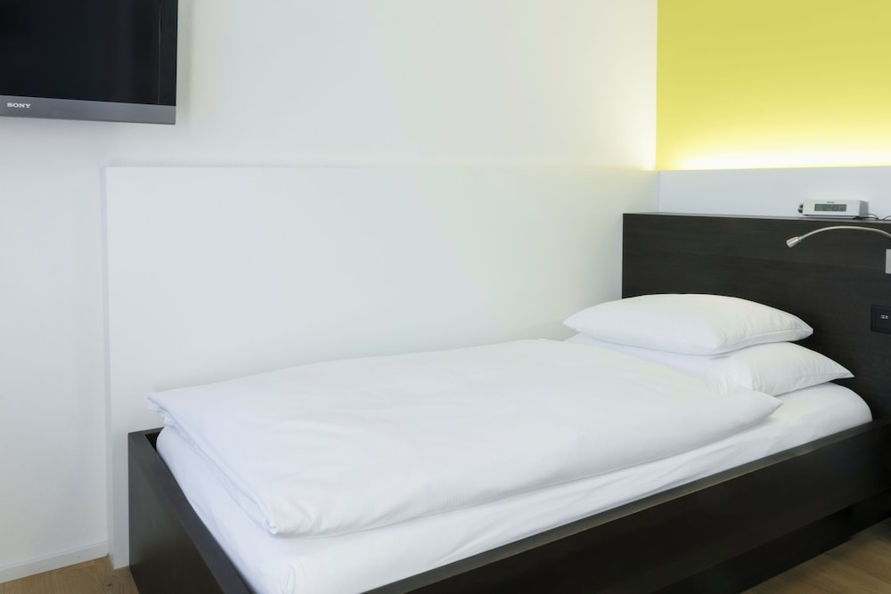 Standard - Single Room, Air Condition photo 2
