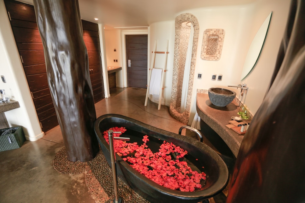Room, 1 King Bed (Kainga) - Photo 6