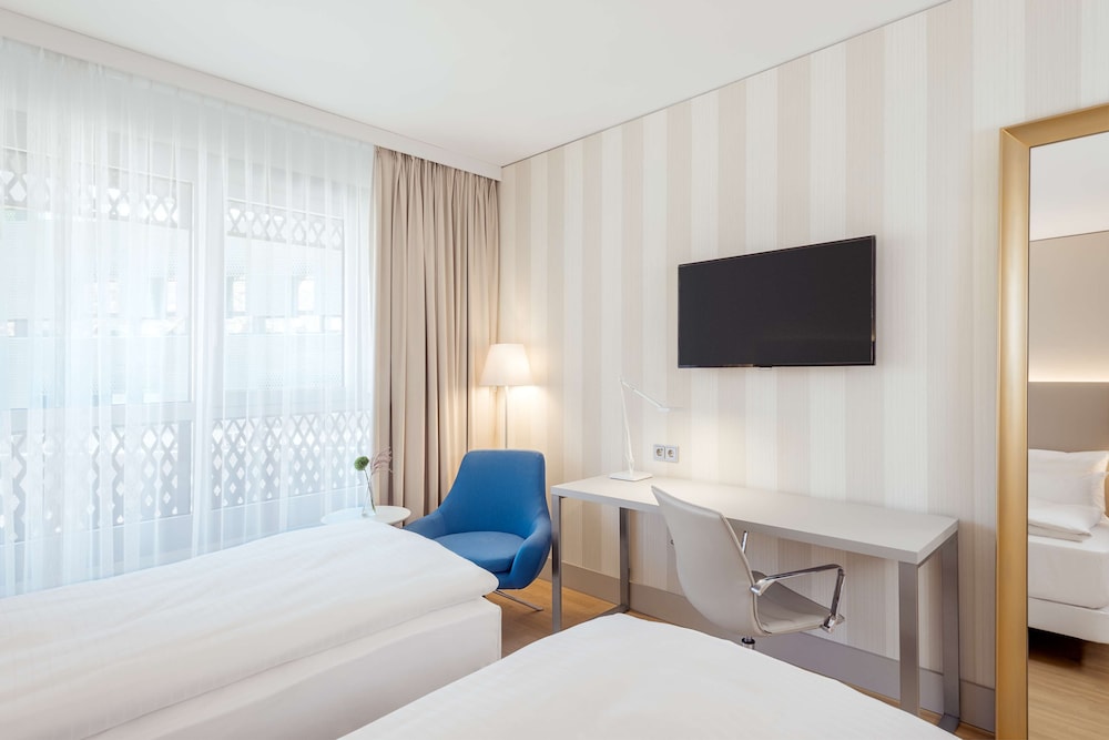 Standard Room (View, Extra Bed 3 adults)