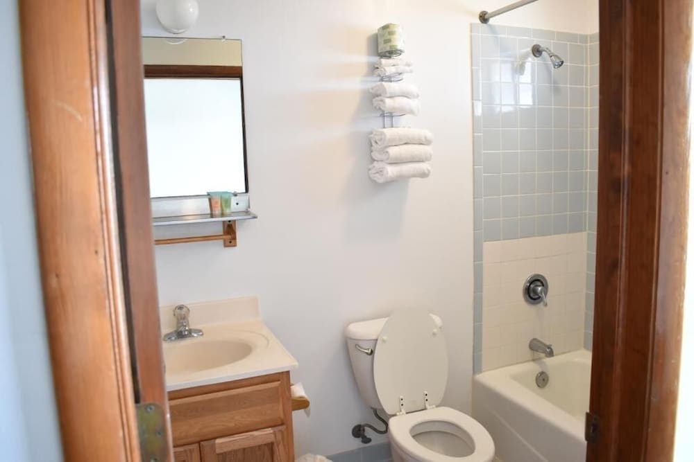 Exclusive Room, 1 King Bed, Hot Tub, Ocean View photo 3