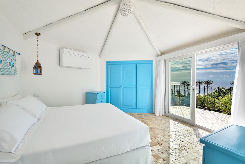 Superior Room, Sea View - Photo 6
