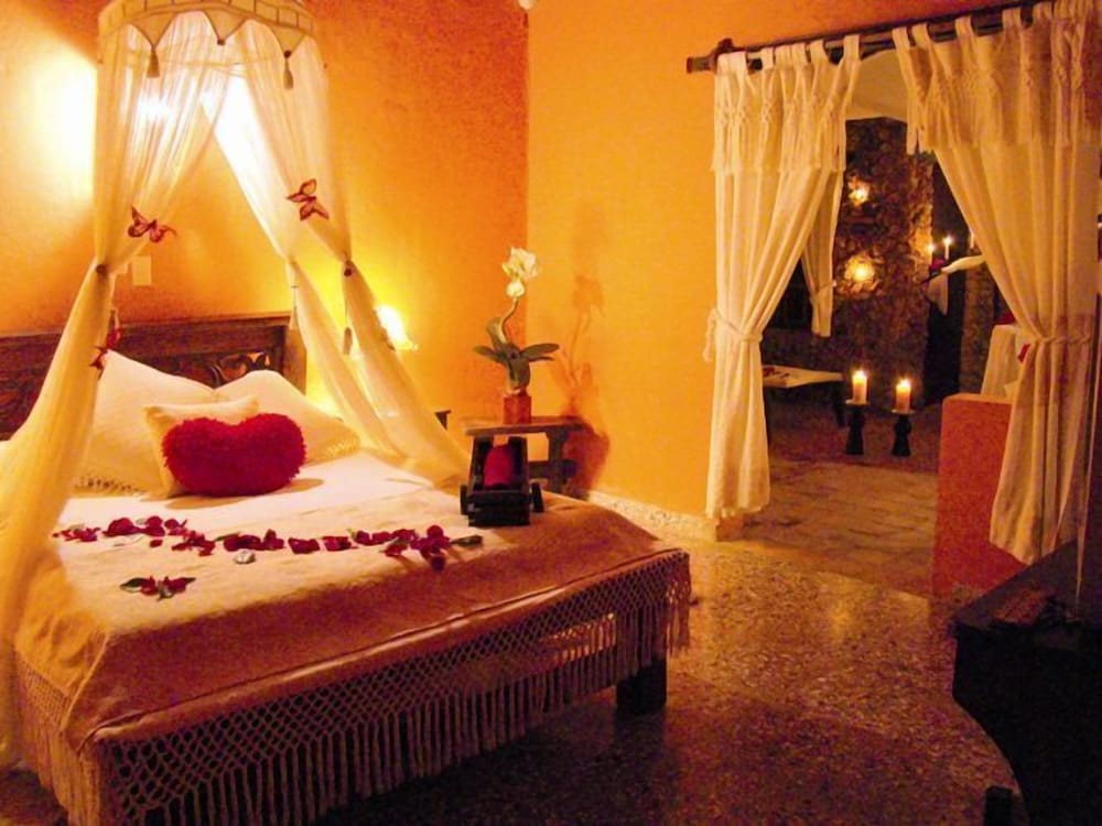 Romantic night, master suite photo 1