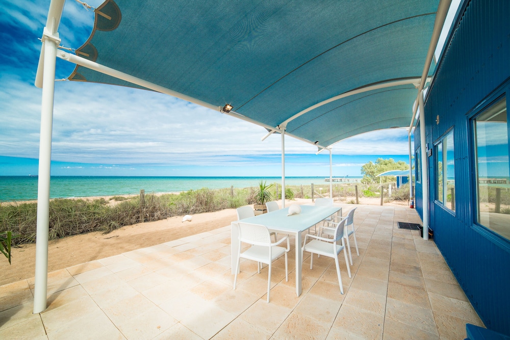 Cabin, 2 Bedrooms, Ocean View, Beachfront photo 2