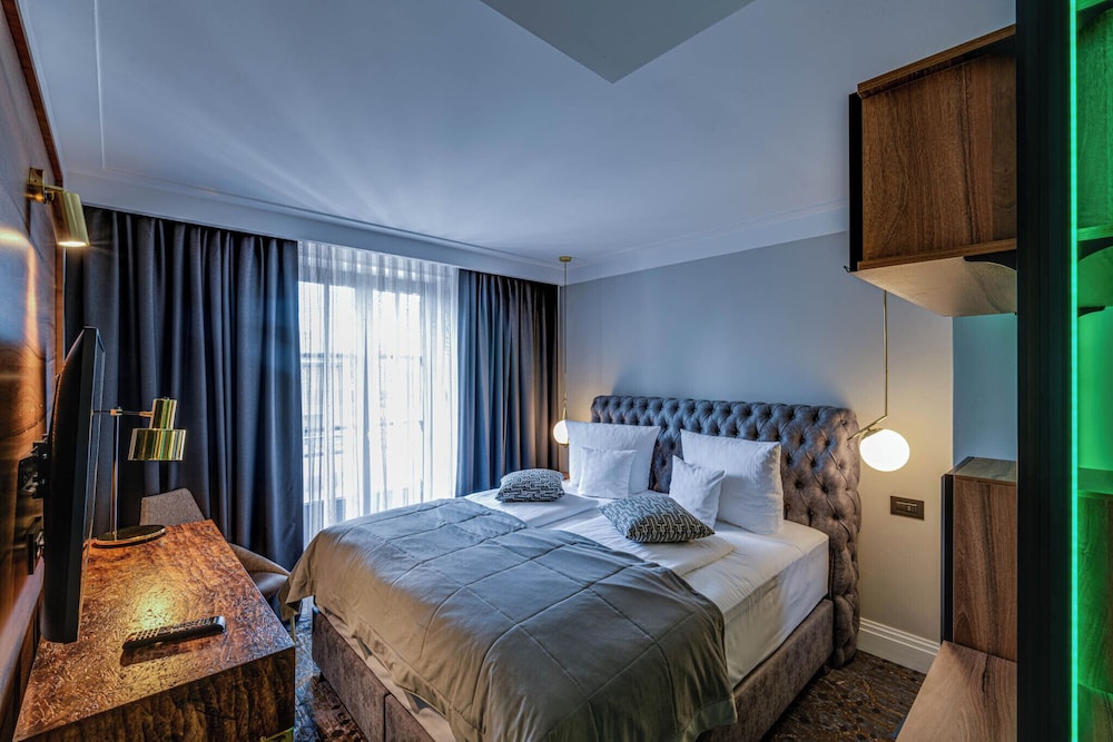 Standard Double Room, City View