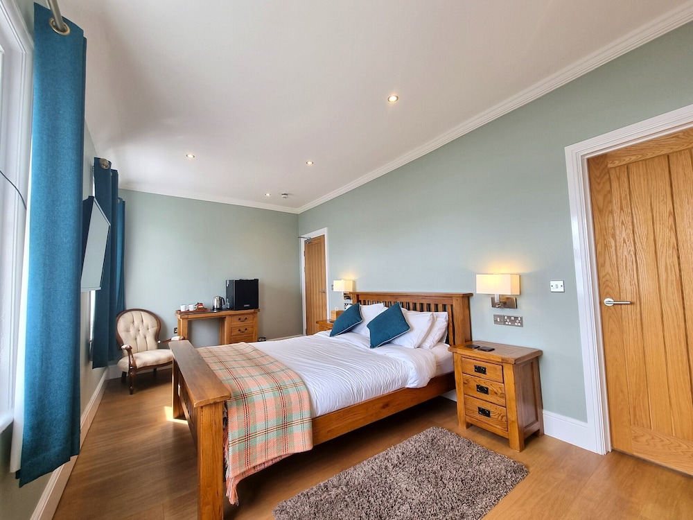 Deluxe Double Room, Ensuite, Sea View (301) photo 3