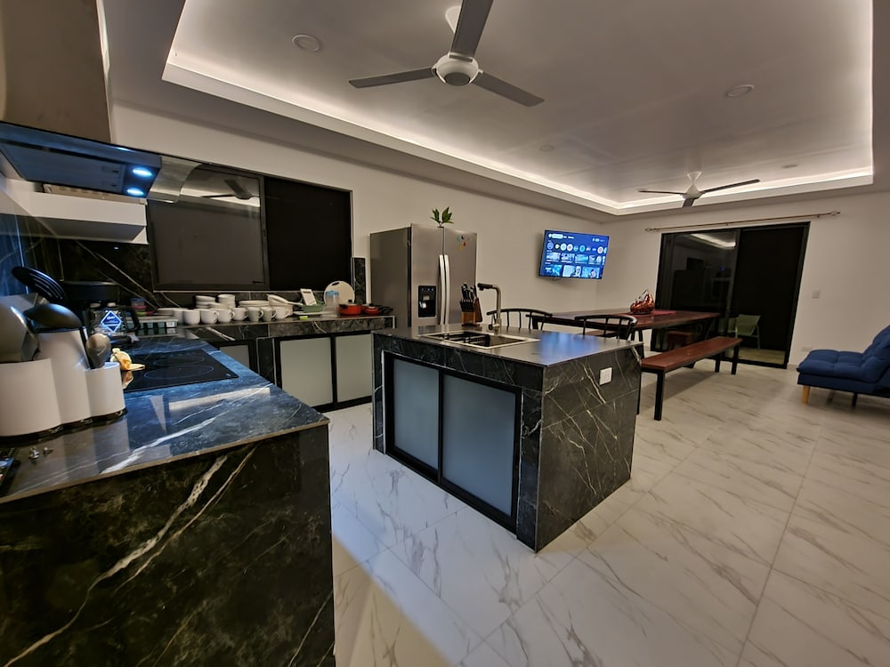 Panoramic House photo 3